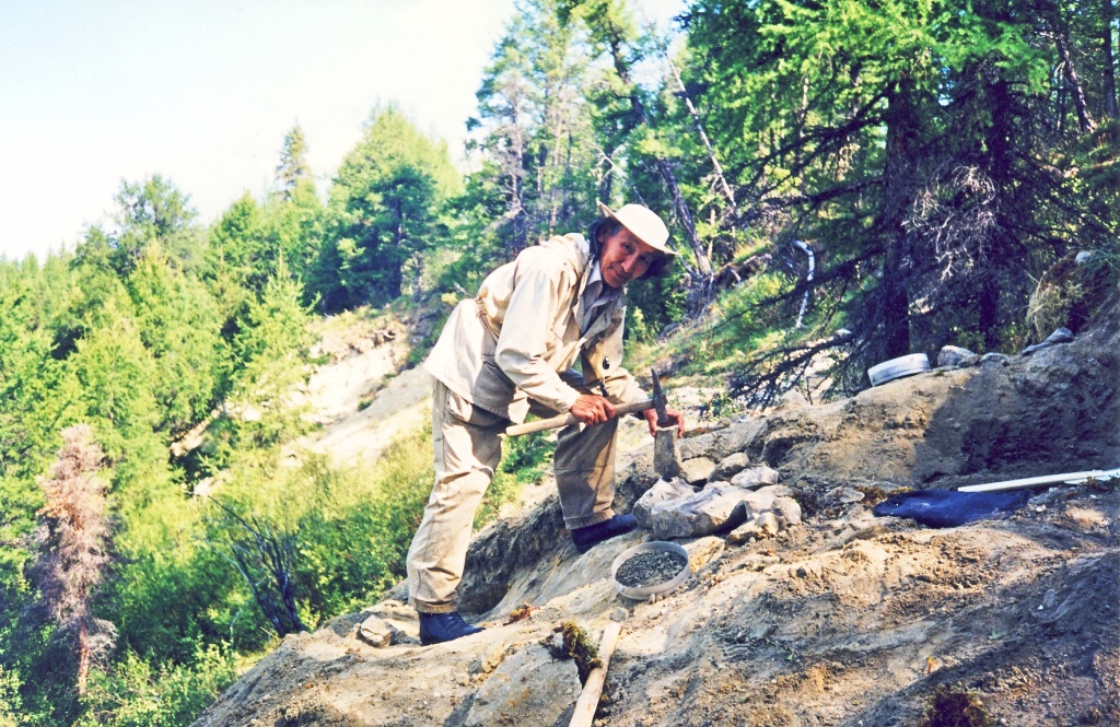 Колосов ПН_экспедиция на Тээтэ_2010.jpg