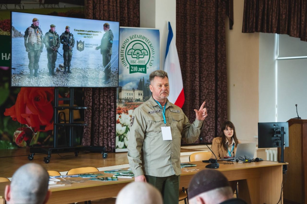 photo_5361868929774588385_y (1).jpg