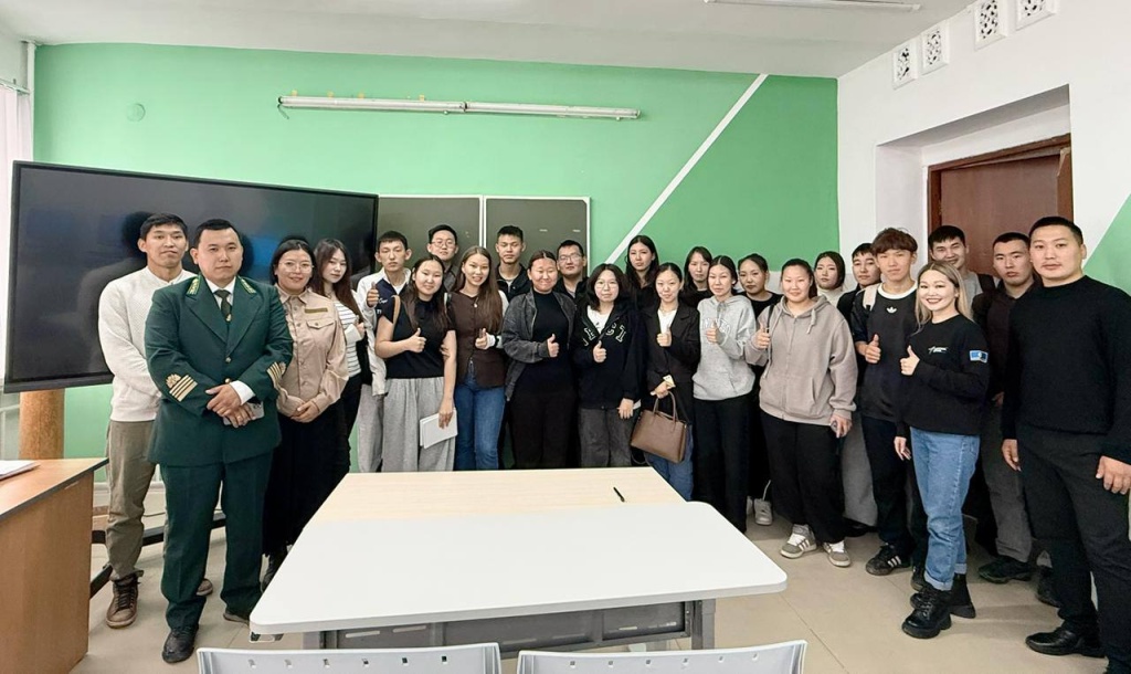 photo_5377464905210398828_y (1).jpg