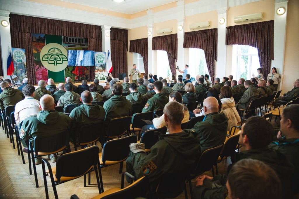 photo_5361868929774588383_y (1).jpg