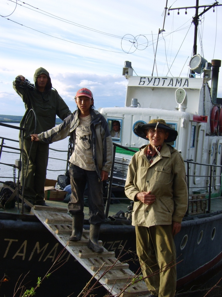 Прибытие катера на Ленские столбы_2007.JPG